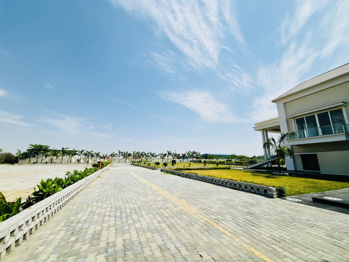 Garden, Vrindavan Greens by Hotel Ramdarbar, Satna