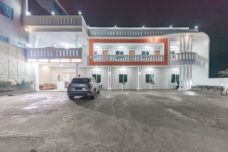 Exterior & Views 2, RedDoorz @ Hotel Arwana Tugu Puncak, Bogor