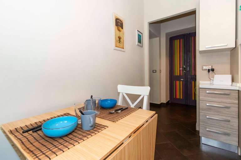 Others 5, Exploring Turin: Crocetta Mini Flat, Torino