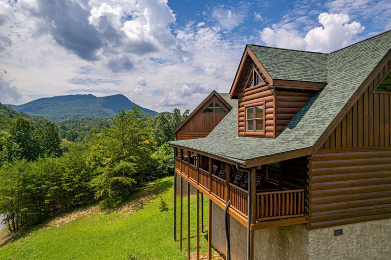 Exterior & Views 2, MooseBehaving - Two Bedroom Cabin, Sevier