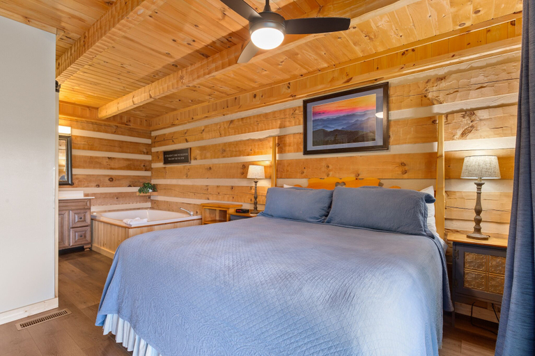 Bedroom 2, Nestled Inn, Sevier