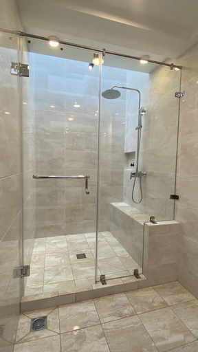 Bathroom 7
