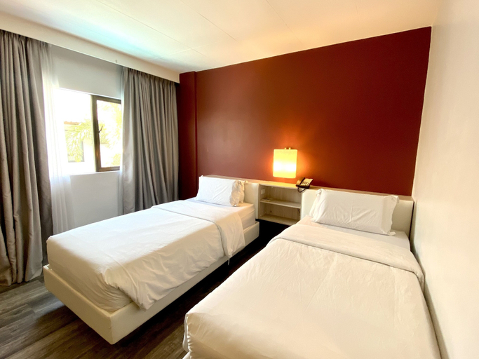 Bedroom 3, Circle Inn - Hotel & Suites, Bacolod City