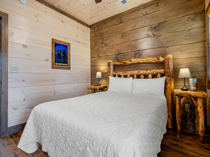 Bedroom 2, Abright Grove - Unit 2, Cocke