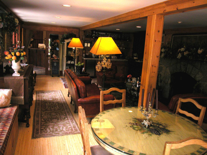Food & Drinks 4, FLEUR DE LAC EUROPERAN INn, San Bernardino