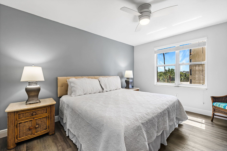 Bedroom 1, Gullwing by Distinctive Beach Rentals, Lee