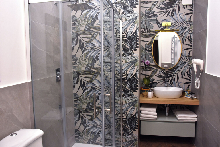 Bathroom 3, Gloeden House, Messina