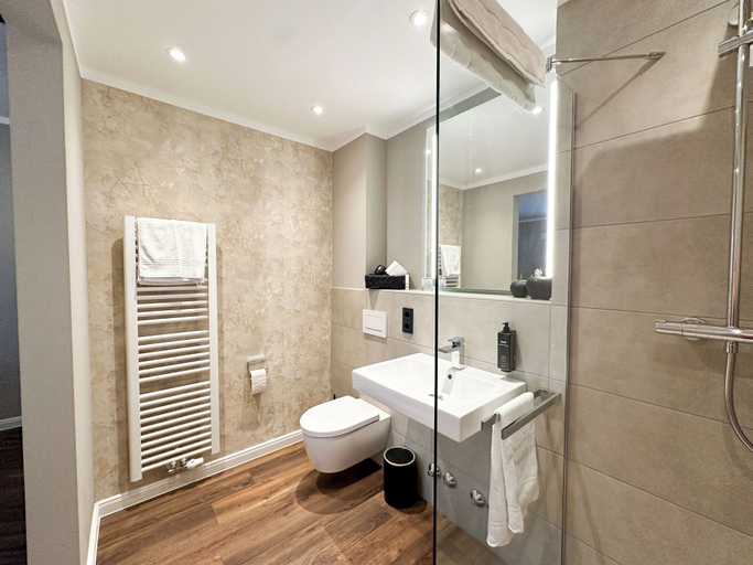 Bathroom 5, Hotel Restaurant Hackmann-Atter, Osnabrück