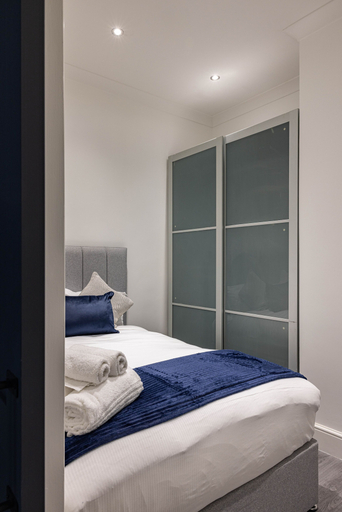 Bedroom 3, Edgware Road Apartments, London