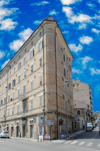 Others 4, La Marina, Ancona