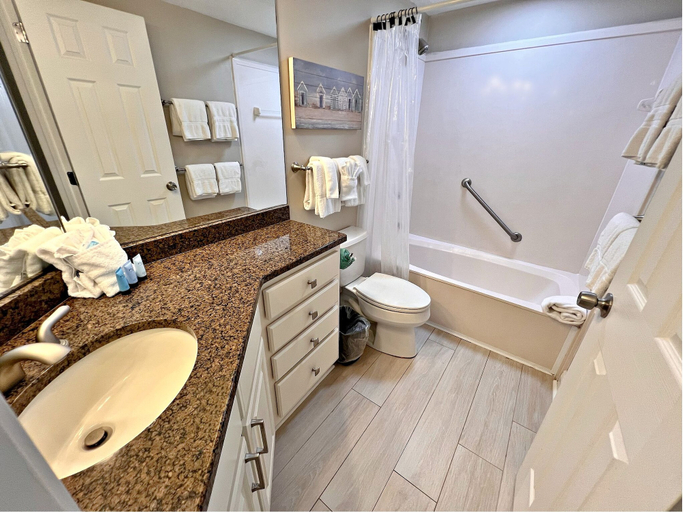 Bathroom 4, Summerhouse, Baldwin