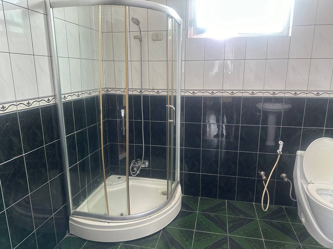 Bathroom, UNIQUE GUEST HOUSE, Addis Abeba