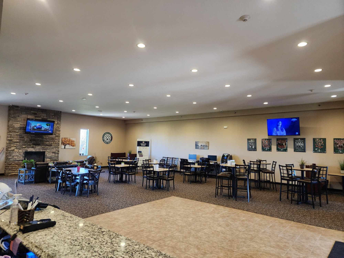 Food & Drinks 5, Cobblestone Inn & Suites - Maryville, Nodaway