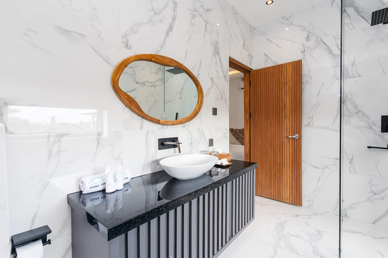 Bathroom 2, Villa Léa, Badung