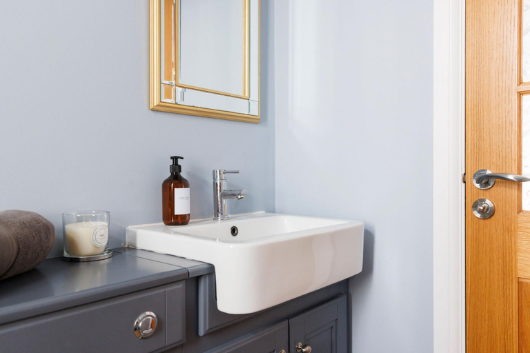 Bathroom 3, Chic 2-bed Seafront Haven Near Felpham Beach, West Sussex