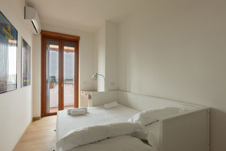 Room 5, 3722 Lo Spole Apartment by Barbarhouse, Milano