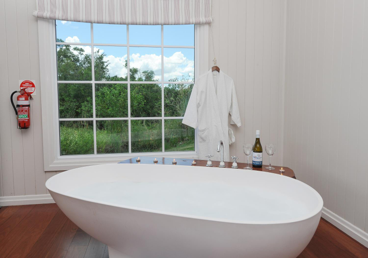 Others 3, Samford Lakes Rural Accommodation, Pine Rivers Bal