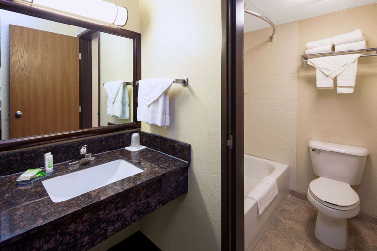 Bathroom 4, AmericInn by Wyndham Ashland, Ashland