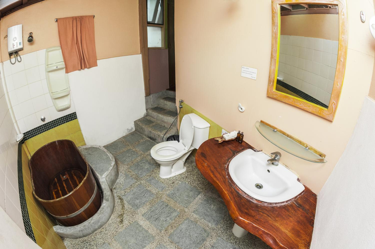 Bathroom 4, Koh Tao Coral Grand Resort, Ko Phangan