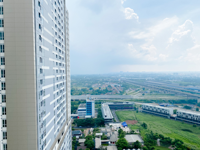 Others 3, Modern Look and Restful 2BR Vasanta Innopark Apartment By Travelio, Cikarang