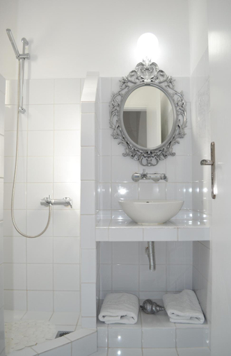 Bathroom 2, Sol Mare Salis, South Aegean