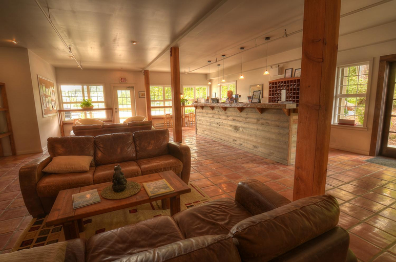 Public Area 3, Waters Edge Shoreside Suites, Alberni-Clayoquot