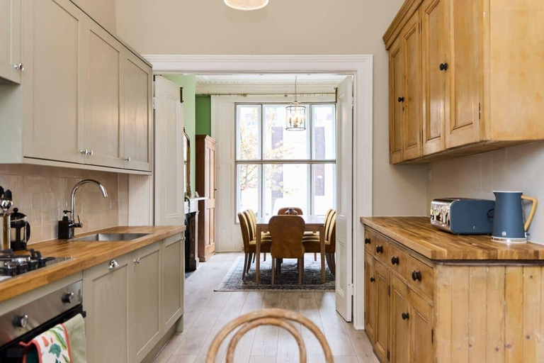Others 4, The Fulham Town House - Spacious 4BDR House with Garden, London