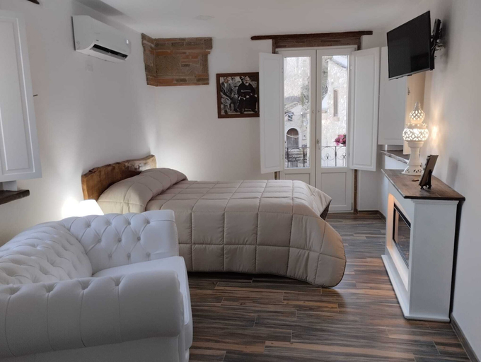 Bedroom 4, Dimora Forgione B&B, Benevento