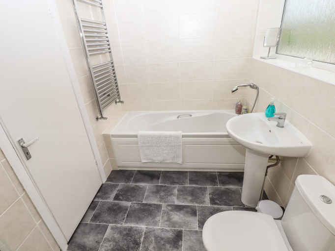 Bathroom 3, Spring Close, Sefton