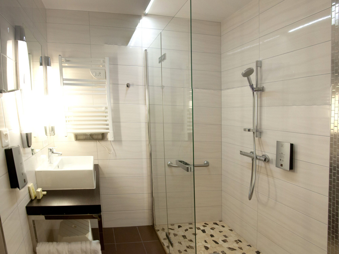 Bathroom 4, Hotel Restaurant & Spa Verte Vallée, Haut-Rhin