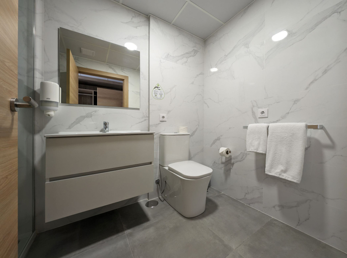 Bathroom 5, Villa de Arzua by gaiarooms, A Coruña