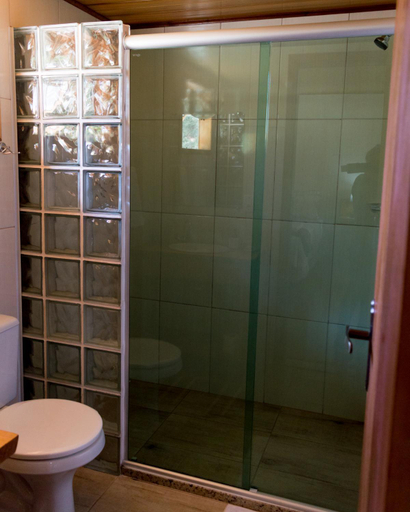 Bathroom 2, Chales do Pardal, Resende