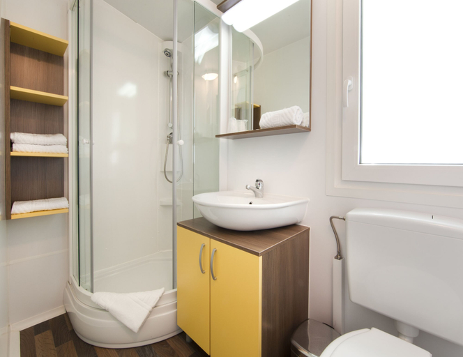 Bathroom 5, Mobile homes, Lovran