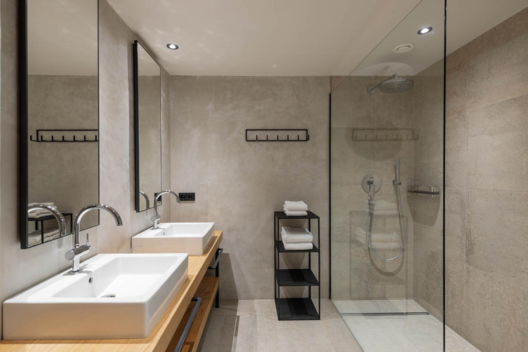 Bathroom 3, Schonherr Haus, Innsbruck Land