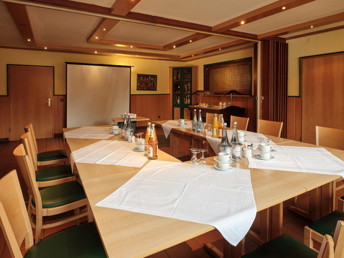 Food & Drinks 4, Hotel Gasthaus zur Linde, Harburg