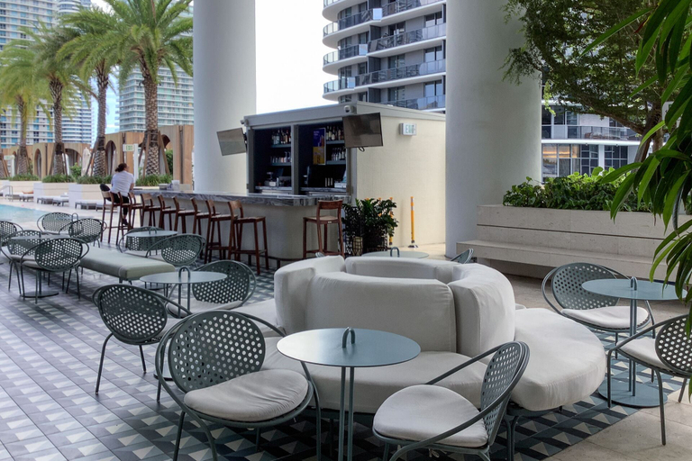 Food & Drinks 5, Luxury Suites in Brickell, Miami-Dade