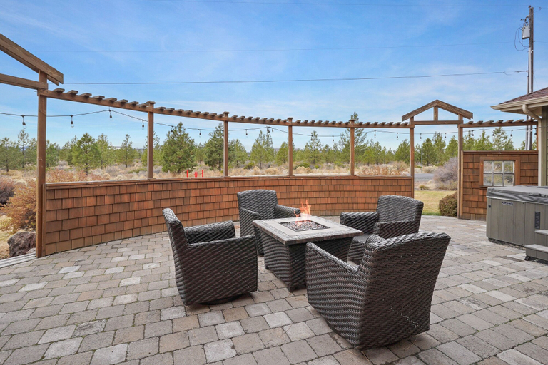 Property grounds 4, Spacious Five Peaks Home with Soaking Tub and BBQ by RedAwning, Deschutes