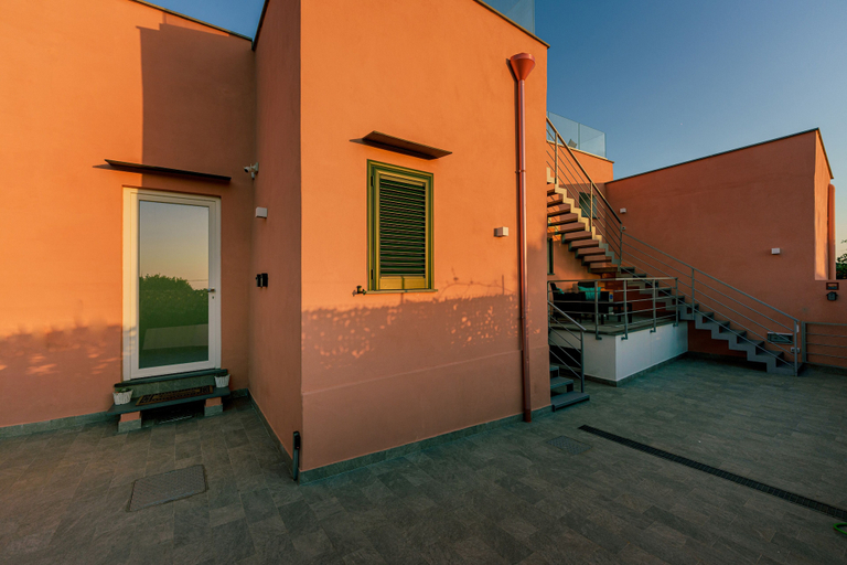 Exterior & Views 2, Le rondinelle rooms, Napoli