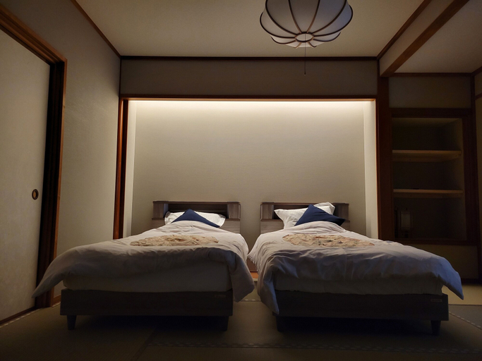 Bedroom 4, Tsukimotoya Ryokan, Toyooka