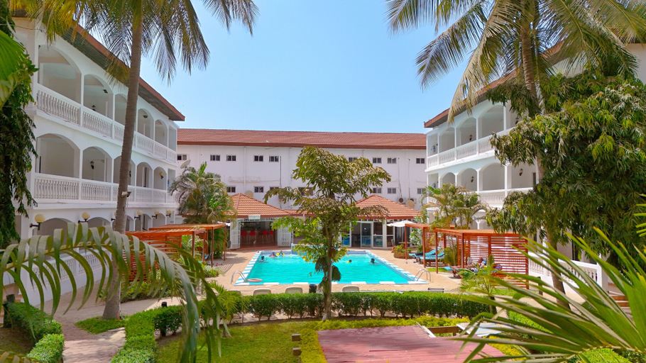 Exterior & Views 2, Sarge's Hotel, Kombo Saint Mary