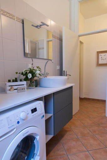 Bathroom 3, Villetta Leccino Home tra Collina e Mare by Yohome, Pesaro E Urbino
