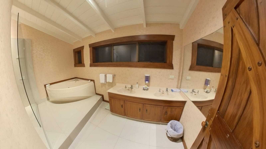 Bathroom 3, Magnolia Park, Waikato