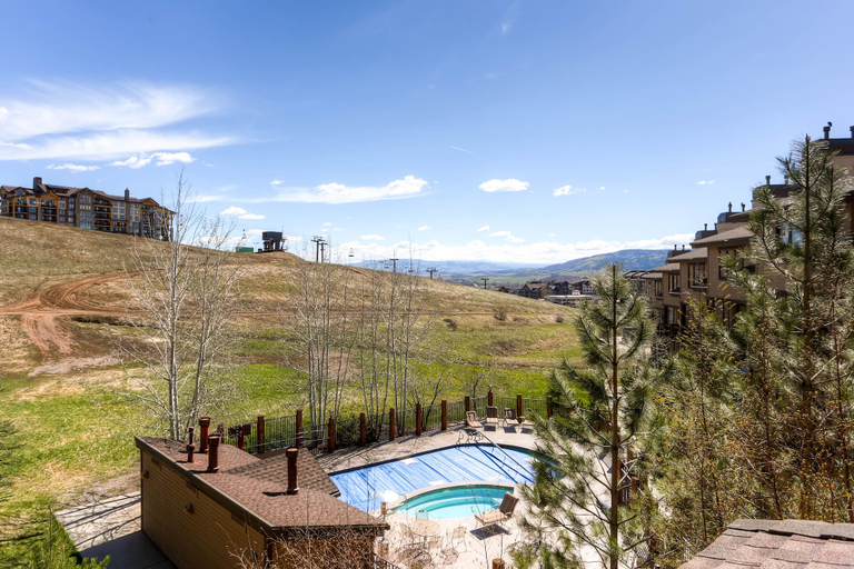 Exterior & Views, Christie Club, Routt