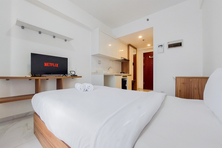 Bedroom 1, Minimalist And High Floor Studio At Sky House Alam Sutera Apartment, Tangerang