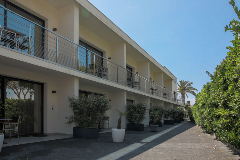Exterior & Views 2, Hotel Villa Azur, Alpes-Maritimes