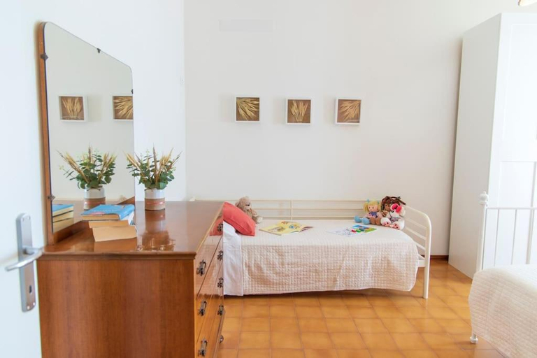 Bedroom 2, Villetta Leccino Home tra Collina e Mare by Yohome, Pesaro E Urbino