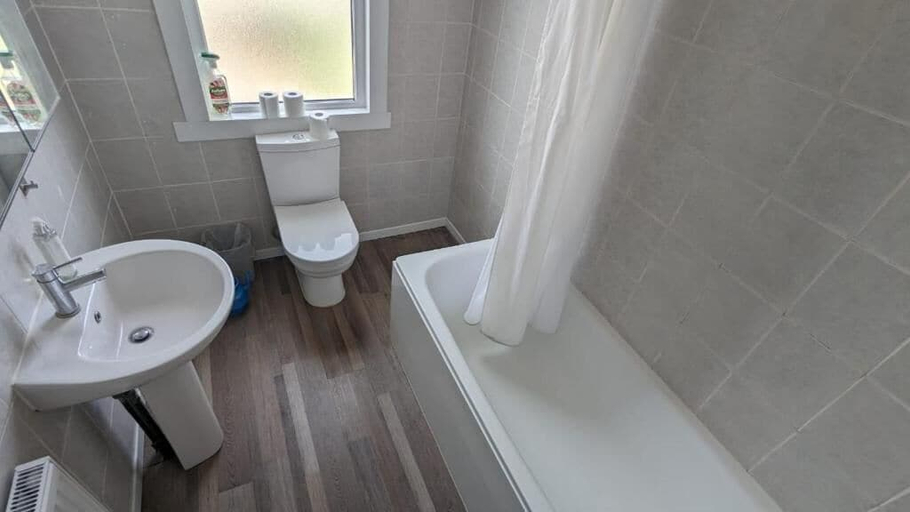 Bathroom, Rahal Eastham, London