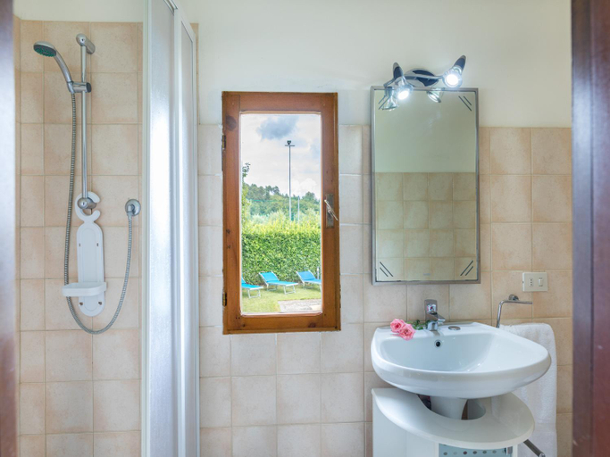 Bathroom 3, La Pergola, Siena