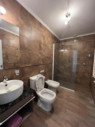 Bathroom 4, Tandil del Lago, Tandil