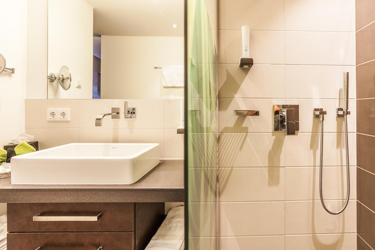 Bathroom 3, LEDERER Boutique Hotel, Zell am See